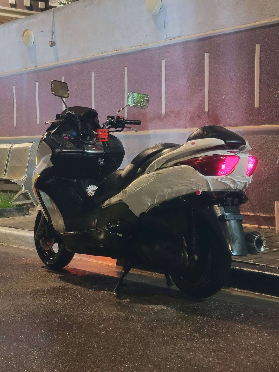 السلام عليكم 
للبيع دراجه فورزه 08 الدراجه ما عوزه شي تخبل شلعه ومعدل ونضافه ومال جناي الدراجه معروفه مواصفاته 
السرعه 160 تايرات جدد. راديتر الدراجه نوزل مو كابريتر 
المكان بصره كزيزه *********** واتساب + اتصال 
السعر مليون و ٣٠٠ وبيهة مجال المؤشراي لا يتعبني
