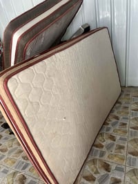 عندي فراش مال سرير نفر  للأستفسار خاص او واتساب 07853323749