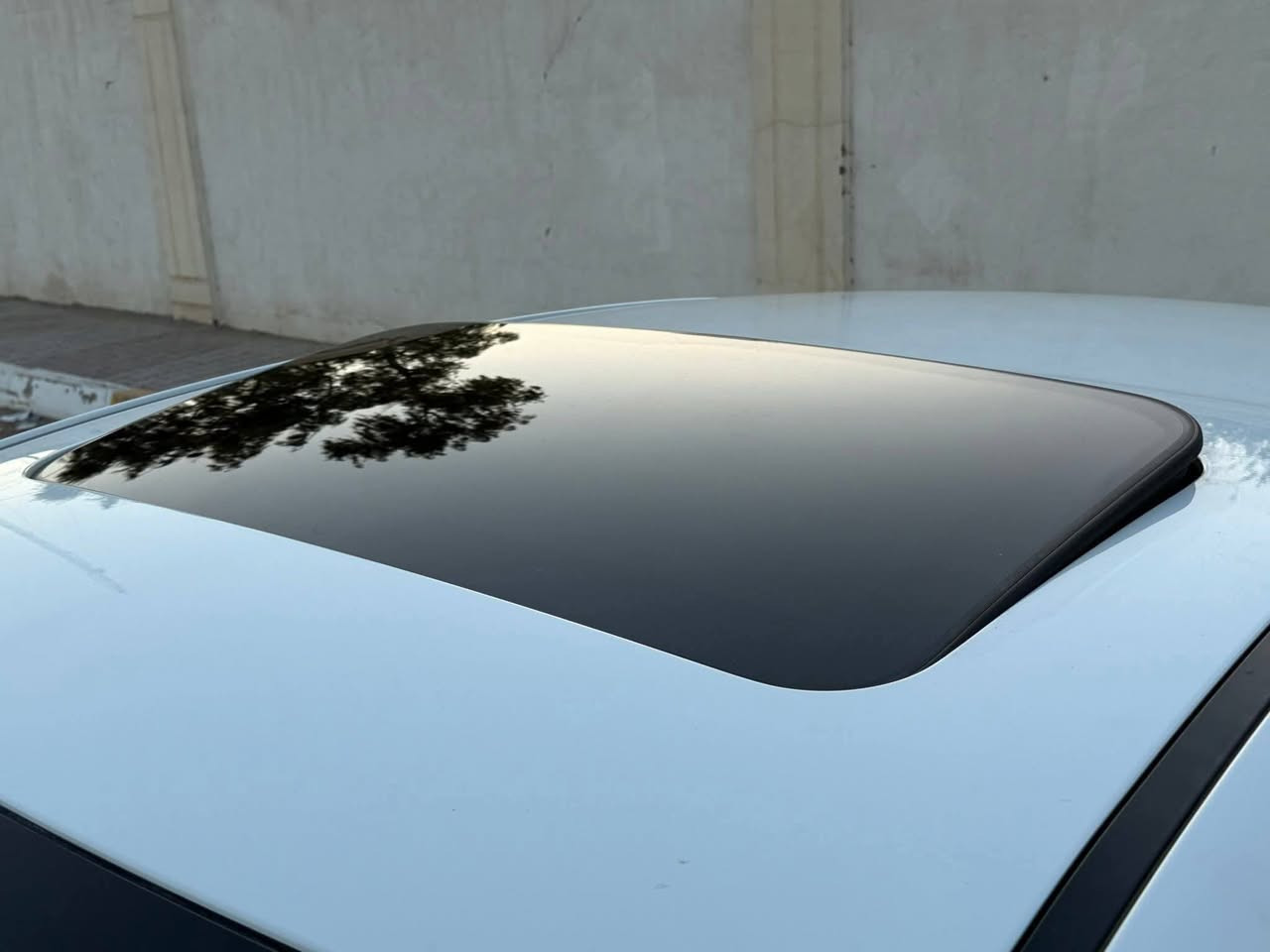 السلام عليكم ورحمة الله وبركاته
كيا سيراتو 
موديل2024 خليجي كفاله 
فول مواصفات من عده البصمة رقم بغداد مشروع وطني مداور بأسمي هزه جديده 
مواصفات فول 
فتحه سلايت روف
لد نهاري 
حساس خلفي
كامره دواره اماميه
كامره خلفيه
ويل كب كروم. 
تبريد قطعتين
دواخل لونين 
ماشيه 50 بوضع الشركه 
تبريد قطعتين 
مكينه 2000 دوش 
سيارة جديدة 

دوشمة ارضية سيارة كاملة مكاني الرميثه 
رقم التواصل ***********
