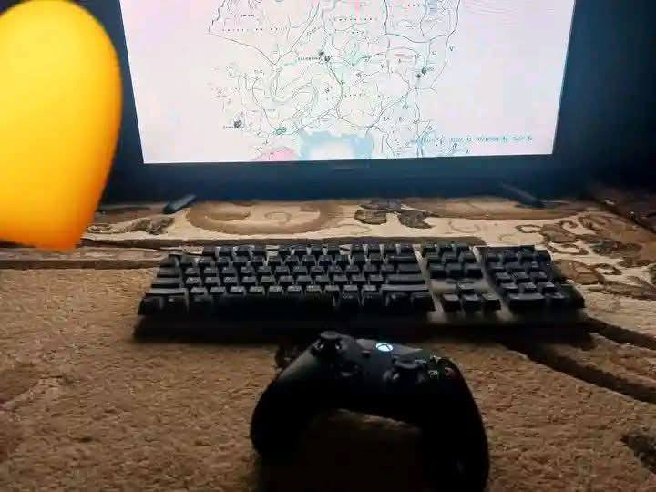 السلام عليكم ورحمه الله وبركاته
جهاز اكس بوكس وان للبيع

ألعابه 

ريد ديد ردمشن 2 

فيفه 25 

معا ثنين جويستيك 

و معا چثير ملقحات السعر خاص و يرهم مراوس بموبايل حسب النوع و التفاق 

رقمي ***********
