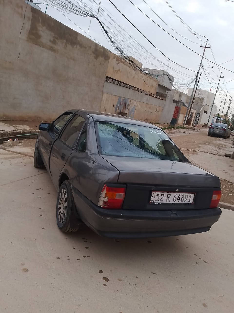 فكتره حجم 20/موديل 89السياره كاربون بانزين بيه🔥نار حلو كلش مكينه او كير شراط طخم تايرات جديد /السعر 37او بي مجال قليل ***********خبر عل رقم
