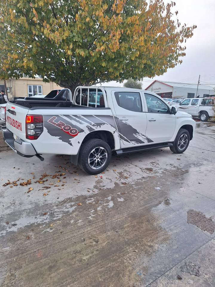 السلام عليكم للبيع بيك اب. مستبوشي موديل 2023.  
ماشية 49   گير عادي بانزين كفالة عامة سيارة فول مواصفات
خمسة كامرات للأستفسار ***********
