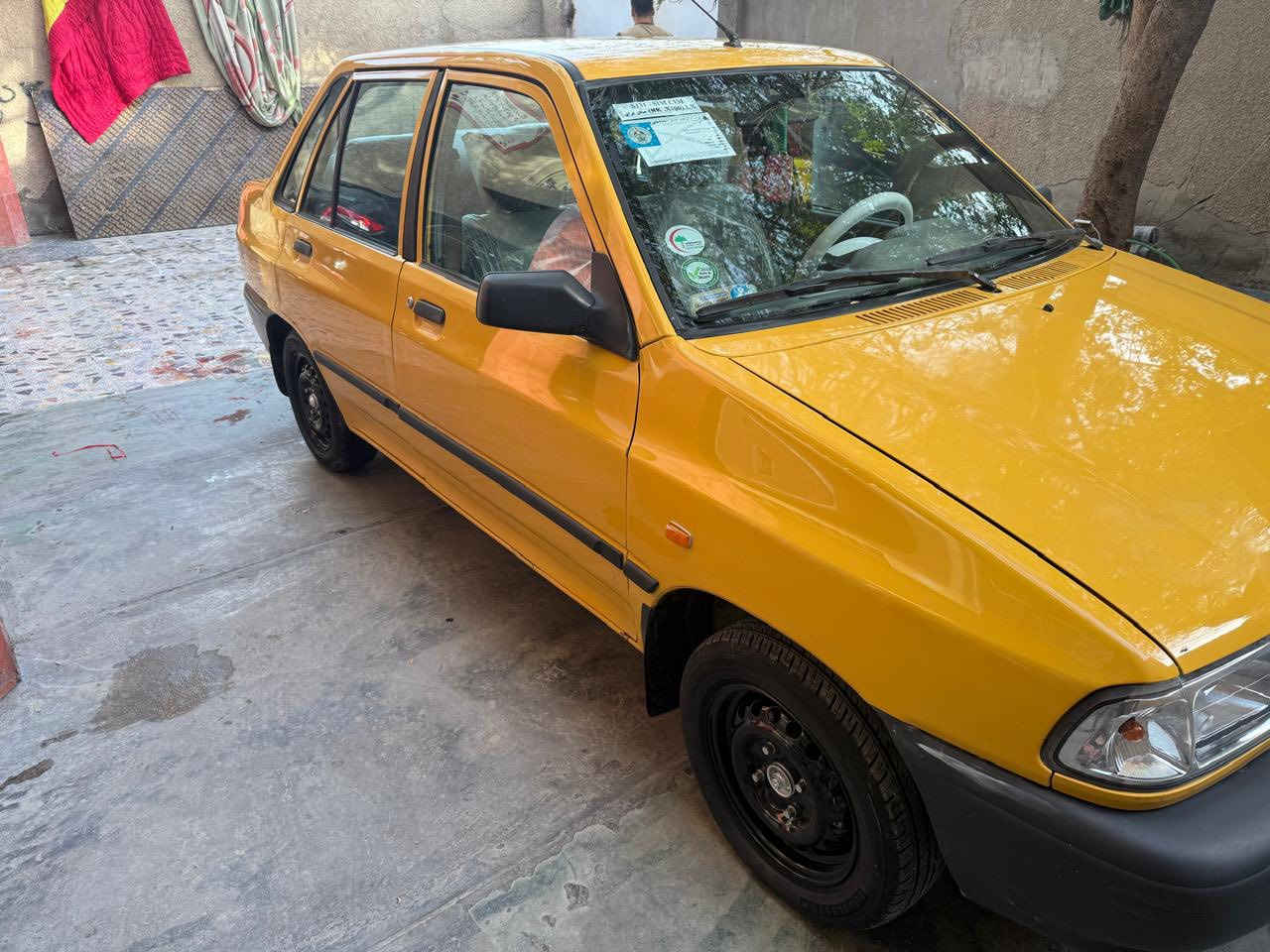 سلام عليكم سايبه موديل 2015 مكينة وكير و حداديه و شواصي وتبريد مكفولات مكفوله من الصبغ و التبديل والبارد سنويه جديده مصفره السعر 40 وبيها مجال هاتف *********** مكان نهايت حي اور
