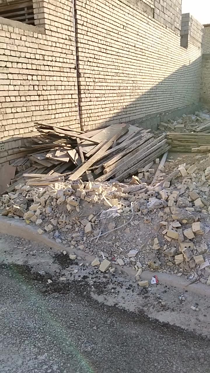 السلام عليكم
قطعه ارض للبيع مساحه 135 متر للبيع زراعي الواجه 7 النزال 19 ونص 
خلف الفوج بشارع القاعه لفت جم بضهر مول الحامد 
للستفسار ***********
