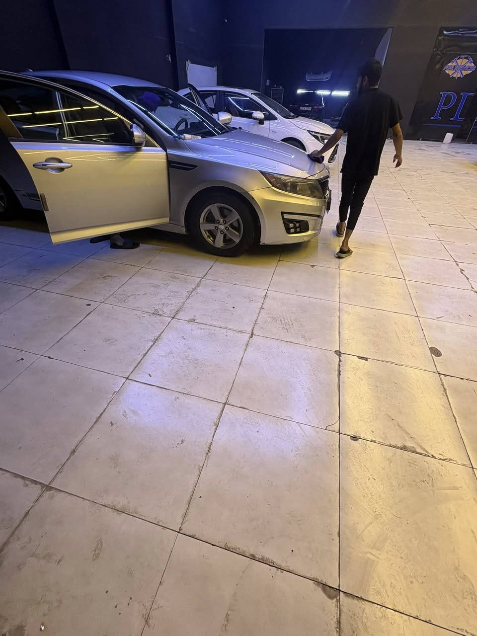 السلام عليكم كيا اوبتما وارد أمريكي 2.4محرك GDI 
سياره وارد امريكي 
ماشيه101الف
كشن كهرباء
ستيرن كهرباء 
شاشه كار بلي 
سياره مكينه لاطشه انزلك من سعر تصليح 8 ورقات انزلك 
سياره نضيفه ضربتها جاملغ وربع بنيد
الله شاهد مستعجل على البيعه وابيعها على صگاطها 
رقمي ***********
متوفر بكل الأوقات مكاني كربلاء سعر 118$ورقه وقابل للتفاوض
