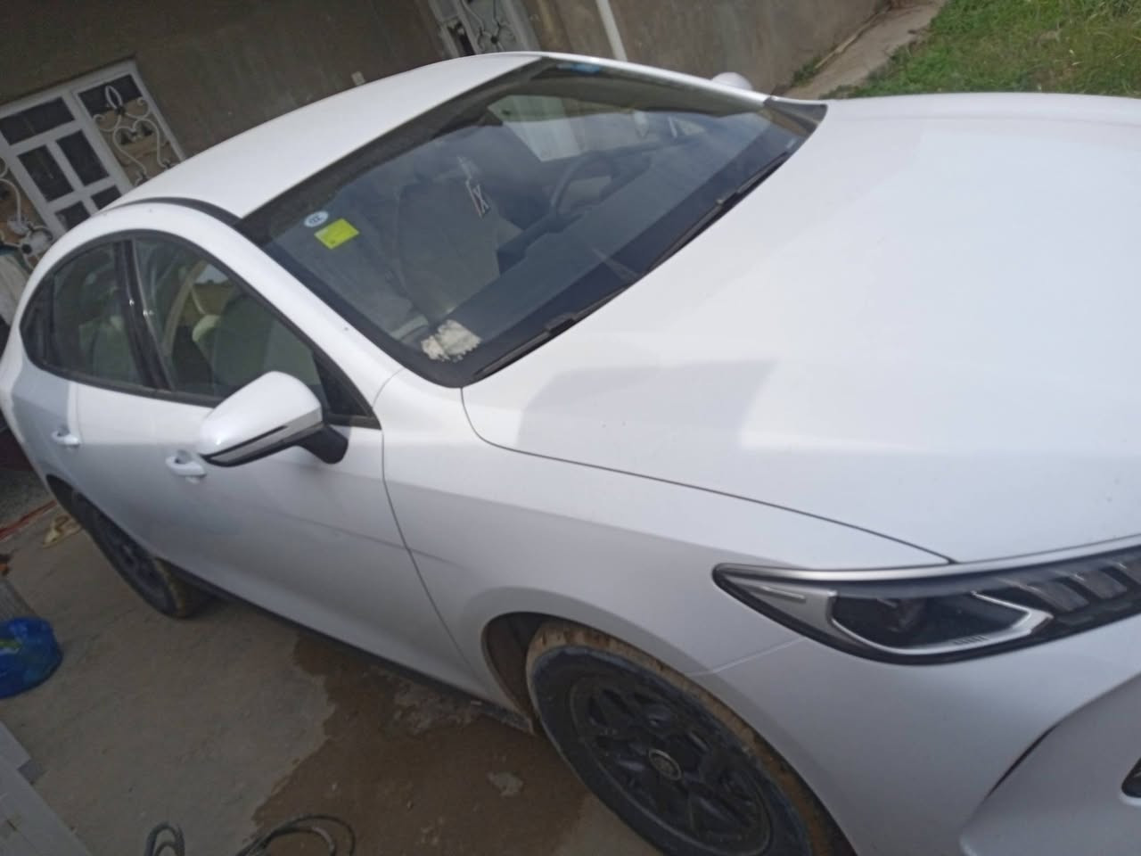 السلام عليكم
كن بلاص ماشيه ٢٠٠٠ 
مواصفات معروفه 
رقم بغداد تحويل مباشر 
كارت وبصمه +شاحن كلهن موجداة
السعر ١٨٥٠٠ 
مكانها بابل الحله مركز المدينه قرب مجسر نادر 
***********
