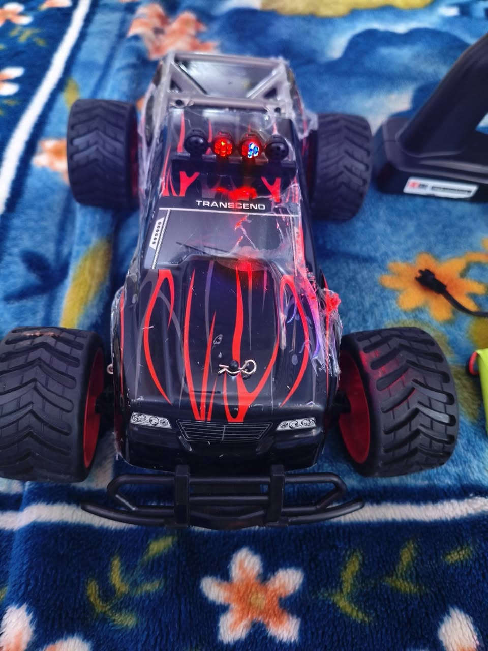 سياره بهذا الشكل حجم 1/16 بطاريات عدد 2 بروجكترات متغيره الالوان السياره اخت الجديده شرط الشغل والفحص امام المندوب السعر 20الف توصيل موجود


**إذا كنت صاحب هذا الإعلان وتريد حذفه لأي سبب، رجاءا أرسل رسالة إلى الدعم الفني**