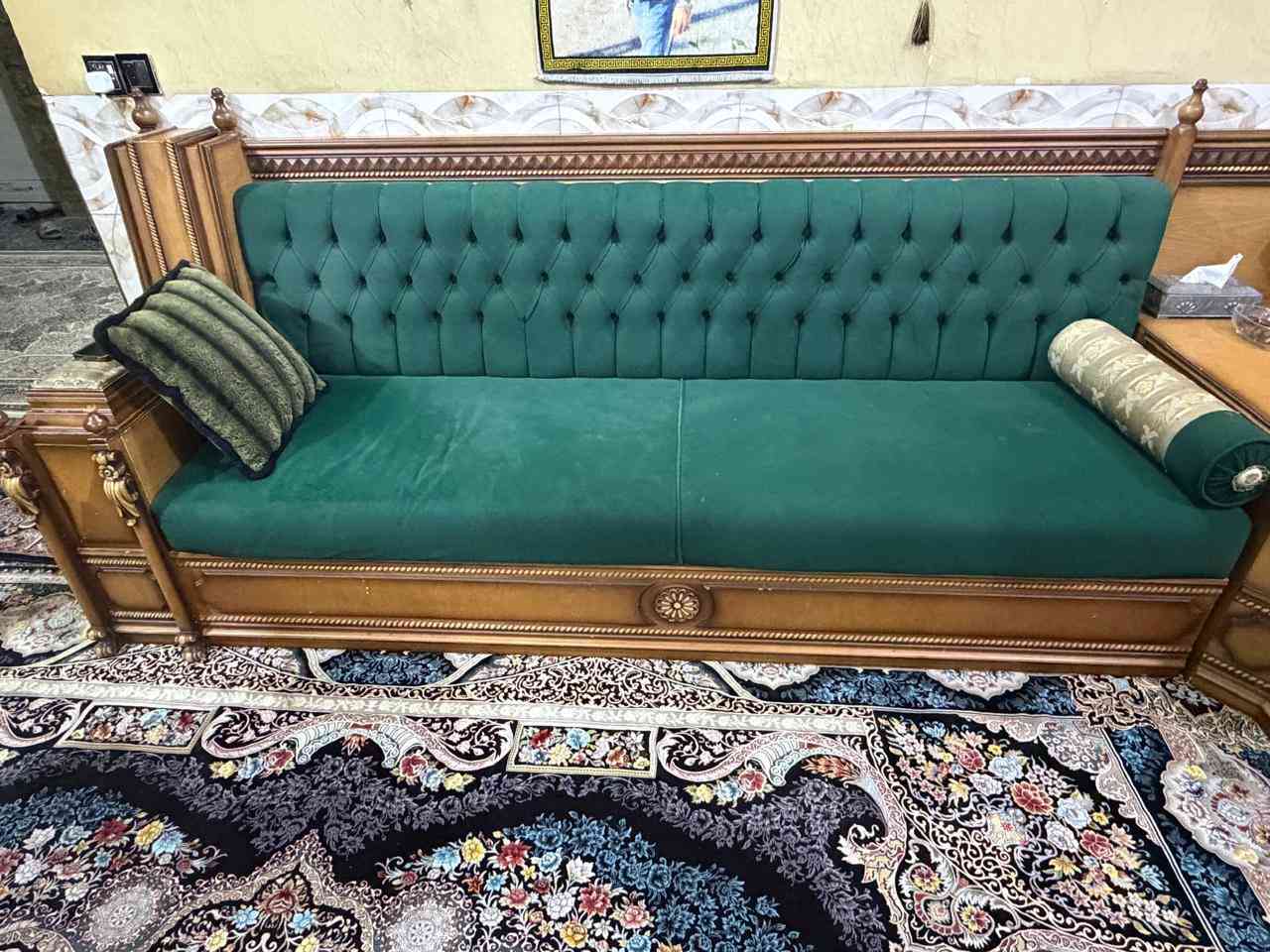 ديوان للبيع12مقعد للاستفسار ***********
