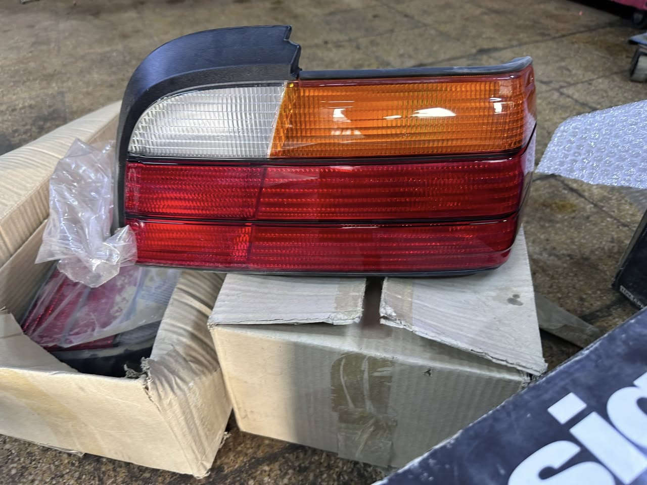 السلام عليكم بكلايتات متوفرe36 تك باب وأربع بوب      ***********
