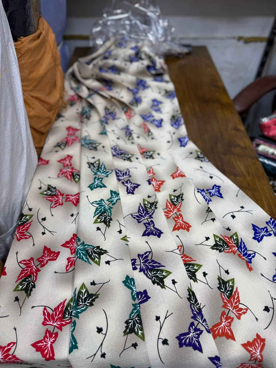 جديد لؤلؤة الغيث لتجارة الاقمشة
كريشة 😎😎
البيع جمله فقط 
العنوان شورجه سوق الصفافير سوق المراديه
علي طعيمه
هاتف ***********
