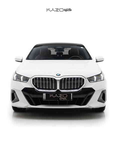 BMW 520i
‎‌‌‏Model Year: 2024
‎‌‌‏Mileage: 18,000 KM
‎‌‌‏Importer: Al-Uroush
Price: $55,500

بي أم دبليو ٥٢٠ آي
سنة الصنع: ٢٠٢٤
المسافة المقطوعة: ١٨،٠٠٠ كم
المستورد: العروش
السعر: ٥٥،٥٠٠ $

المواصفات:

المحرك: 2.0 لتر تيربو 4 سلندر
القوة: 184 حصان
عزم الدوران: 290 نيوتن متر
ناقل الحركة: أوتوماتيكي بـ8 سرعات
نظام الدفع: دفع خلفي RWD
التسارع: من 0 إلى 100 كم/س في حوالي 7.9 ثانية
السرعة القصوى: 235 كم/س
المقاعد: جلد فاخر مع تحكم كهربائي كامل
الشاشات: شاشة وسطية كبيرة + عدادات رقمية iDrive 8
الإضاءة: مصابيح LED أمامية وخلفية مع إضاءة محيطية داخلية
أنظمة المساعدة: كاميرا رجوع، مساعد الركن، مراقبة النقطة العمياء
أنظمة السلامة: مكابح طوارئ، مساعد الحفاظ على المسار، مثبت سرعة ذكي، وسائد هوائية متعددة

————————————————————————————-

للاستفسار ***********
