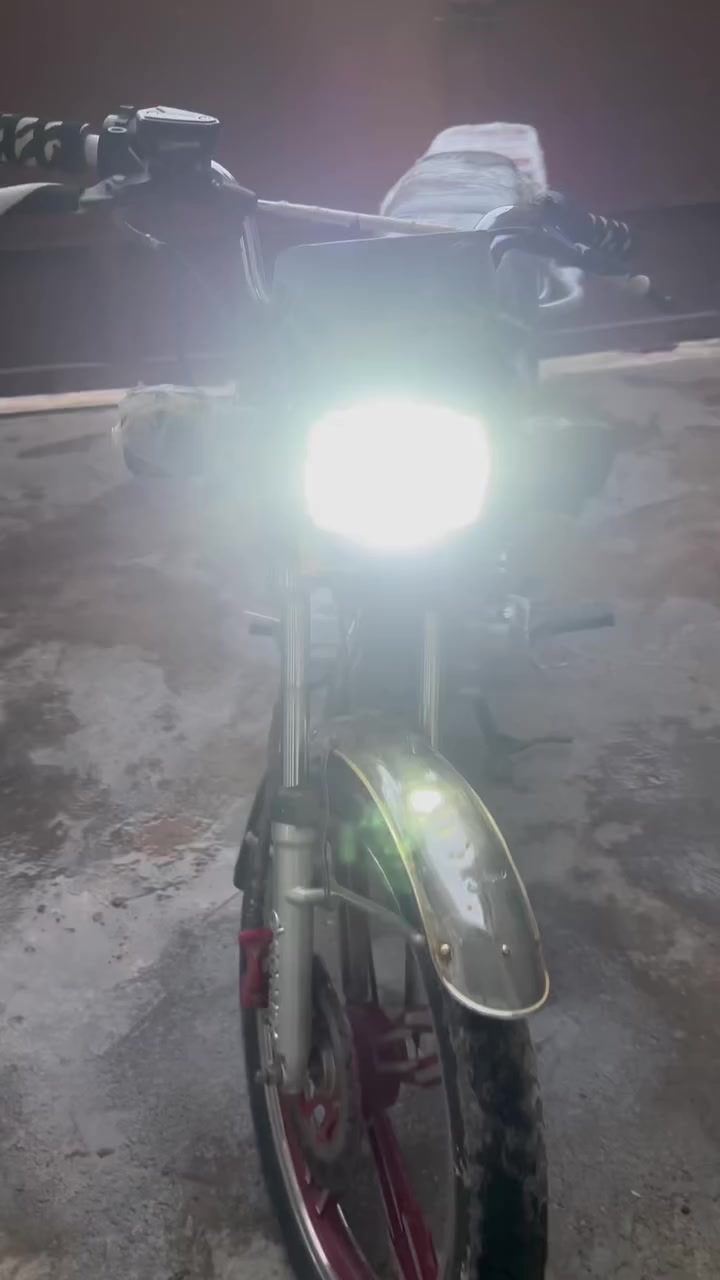 السلام عليكم دراجه سيفان موديل 23 نكره سلف هندر كهربائيات كلها كامله بس ناقصها بلك تايرات ويل كب جديد رقمي ***********متواجد واتساب مكاني بعقوبه
