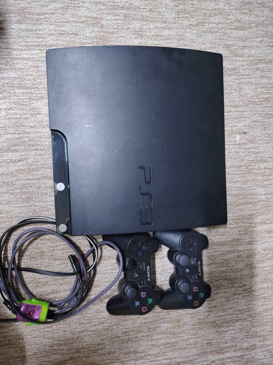 بلي 3 بي 5 العاب مساحة 128 گيگا بي Pes 2023 وGTE نضيف جديد نضافه 90 بي كسر بالكفر الخارجي ما مأثر بالجهاز أريده ب100 وبي مجال قليل التواصل واتساب او اتصال ***********
