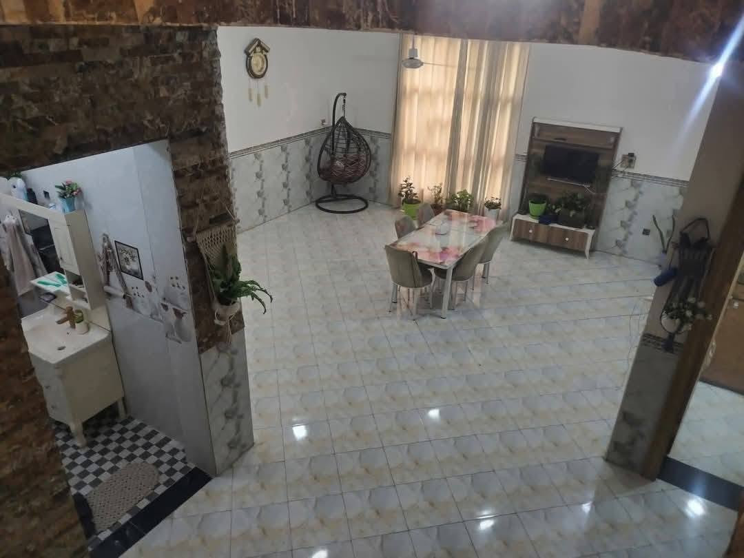سلام عليكم
بيت البيع طابو زراعي سند 25
مساحه الكلي 375 واجه 15  نزال 25الطابق الاول متكون من 
استقبال 9×4
الهول 6×6
كلدور 8×6
المطبخ 5×4
غرفه نوم 5×4
مجمع صحيات 
الاحديقه البيت 125متر 
الطابق الثاني متكون من 
 غرفه نوم 9×4
غرفه نوم 6×6
كلدور 8×6
غرفه نوم 5×4
مجمع صحيات 
العنوان  حله نادر اوله على خدمي قرب مدرسه فضه
بل شارع رسول اعظم 
خدمات كامله من ماء اساله +كهرباء +مولد +وطني + تبليط•عرض الشارع ١٠ متر  +مجمع مدارس _روضه اطفال +بتدائيه +متوسطة +عداديه +ستفسار على الرقم‏‪ ***********

