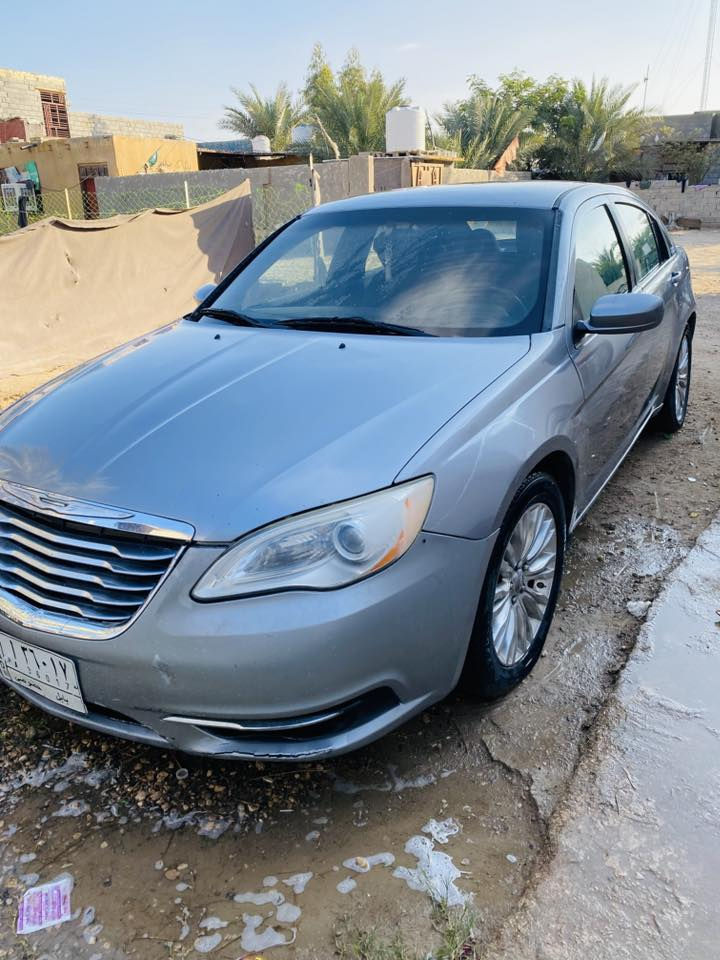 سي 200 2013 مصبوغ حزام بيها جاملغات امامي يمين ويسار حادث الباقي مكفول من الضربة او المعجون 
كير ومكينة جديدة وشواصي وتكم كله مكفول 
كربلاء ***********
