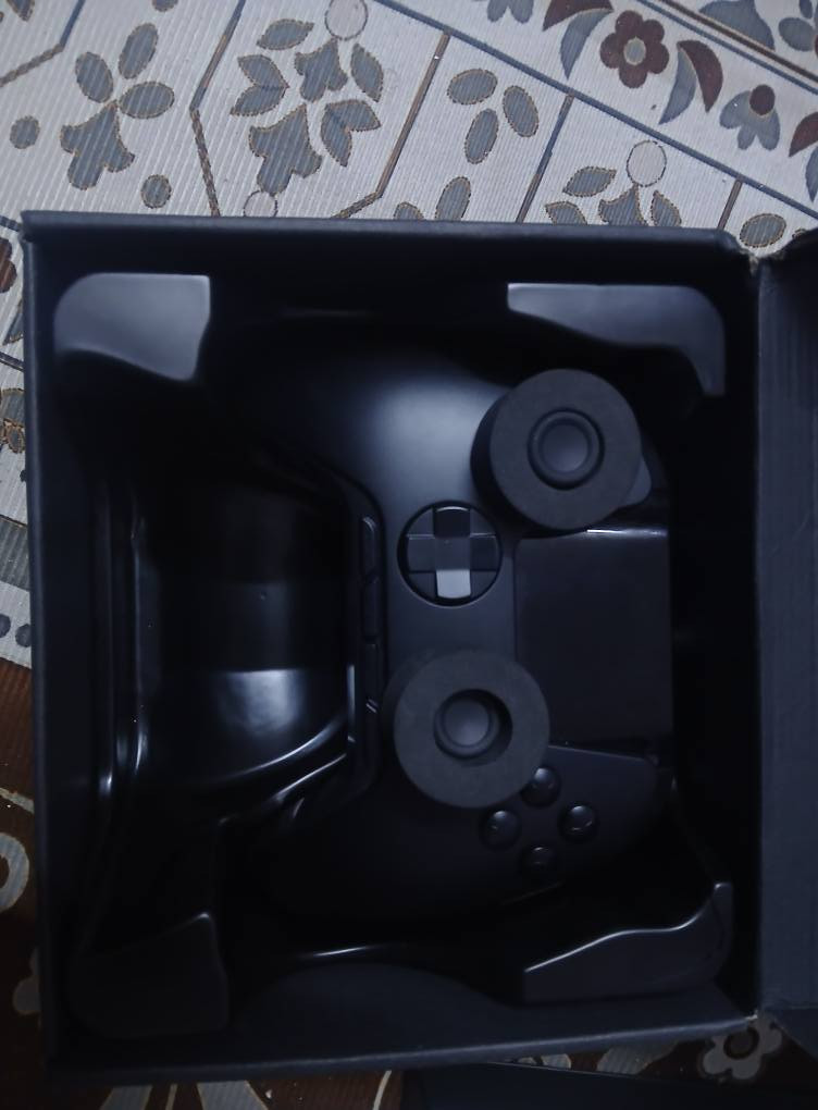 يد تحكم MANBA ONE (أصلية)
المواصفات:
🎮 عصي تحكم Hall Effect (بدون درِفت – عمر أطول)
🖥️ شاشة LED ملونة مدمجة للتحكم بالإعدادات
🔘 4 أزرار خلفية قابلة للبرمجة
🎯 تريكرز Hall Effect خطّية (دقة عالية بالرمي)
🔁 تبديل أوضاع اللعب مباشرة من الشاشة
🤝 تهتز (Vibration) قابلة للتحكم
🔋 بطارية مدمجة تدوم ساعات طويلة
📱💻 تشتغل على: PC – أندرويد – موبايل – Nintendo Switch
تصميم مريح واحترافي للألعاب التنافسية
السعر: 50الف
📦 اكو توصيل لكافة أنحاء العراق


**إذا كنت صاحب هذا الإعلان وتريد حذفه لأي سبب، رجاءا أرسل رسالة إلى الدعم الفني**