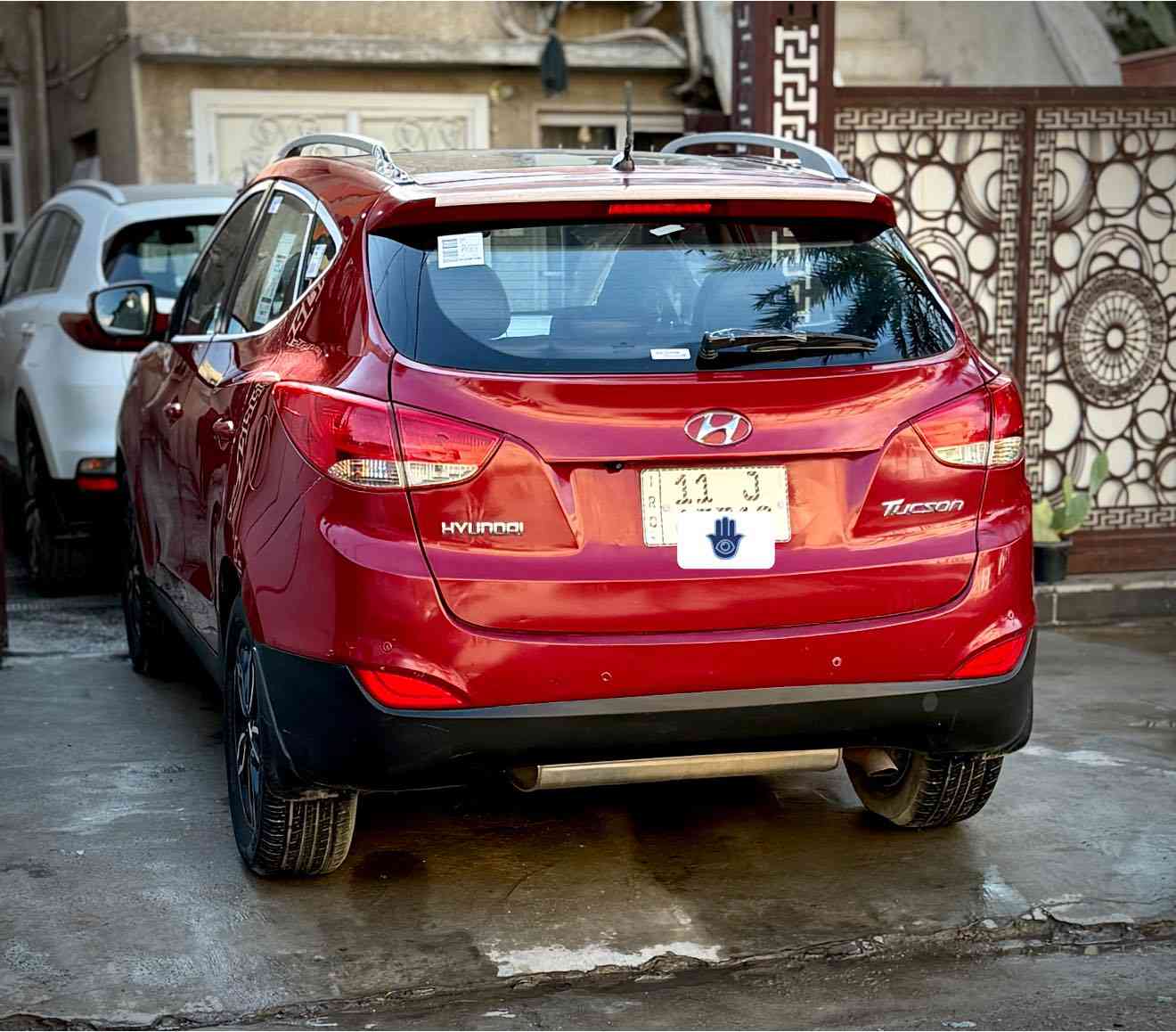 السلام عليكم توكسان موديل ١٤ خليجي فول بنوراما بصمه داخل جلد اشاير بالمري وشادله جهاز تشغيل عن بعد مكينه ٢٠٠٠ دوش السياره كفاله عامه فقط البنيد ربع صبغ لا جارد ونصبغ وعندي قبل وبعد الصبغ صور وفديوات السياره لا تبديل لا ضربه لا صبغ سياره ع وضعيه الشركه العامه كفااااله جديده حيل الصدر الامامي والخلفي والمكينه والكير على وضعيه الشركه ومملعوب بي ومكفول فقد مبدل اني تخم تاير او ويل كب كروم ابو النجمه وباتري فقط الباقي ع الوكاله ماشيه ١٢٠ البانزين كله سوبر الدهن من شركة مالته بالكراه ٥٢ 
ابدل بالضمان السياره بسمي شرط التحويل والسونار 
السعر ١٣٨ وبيه مجال قليل 
مكاني بغداد الامين الثانيه النواب 
***********
