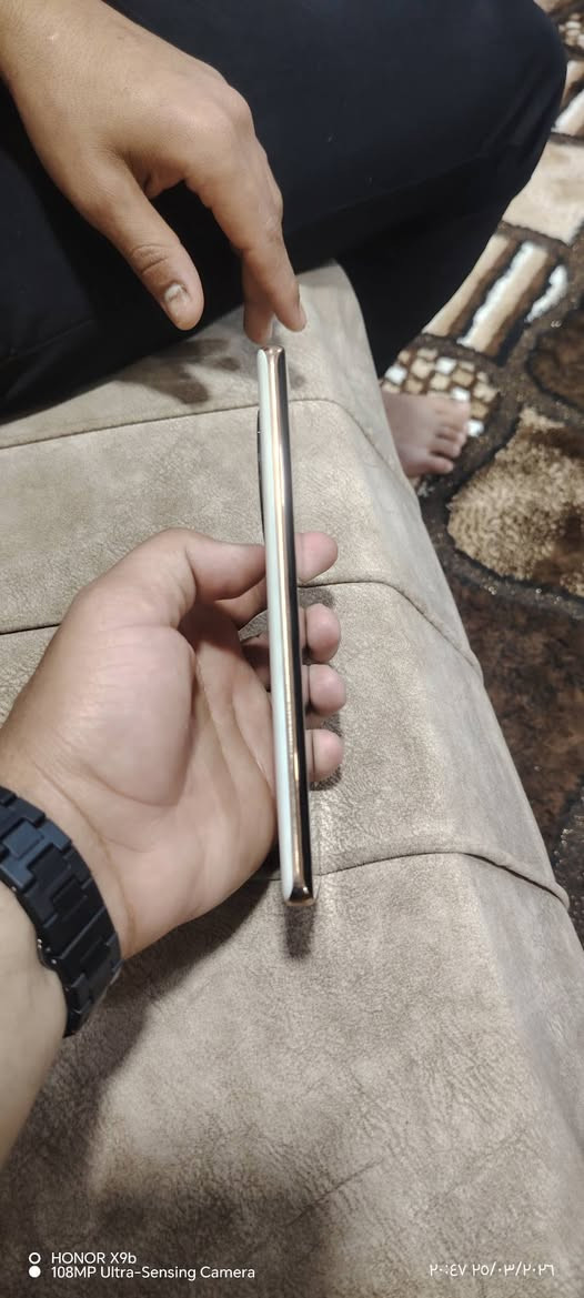 السلام عليكم  ريدمي 11برو ماكس ال ضهر جلد طبيعي شرط نضافه فول شرط ما مبدل بي شي 350و بي مجال العنوان موصل رقم الهاتف***********
