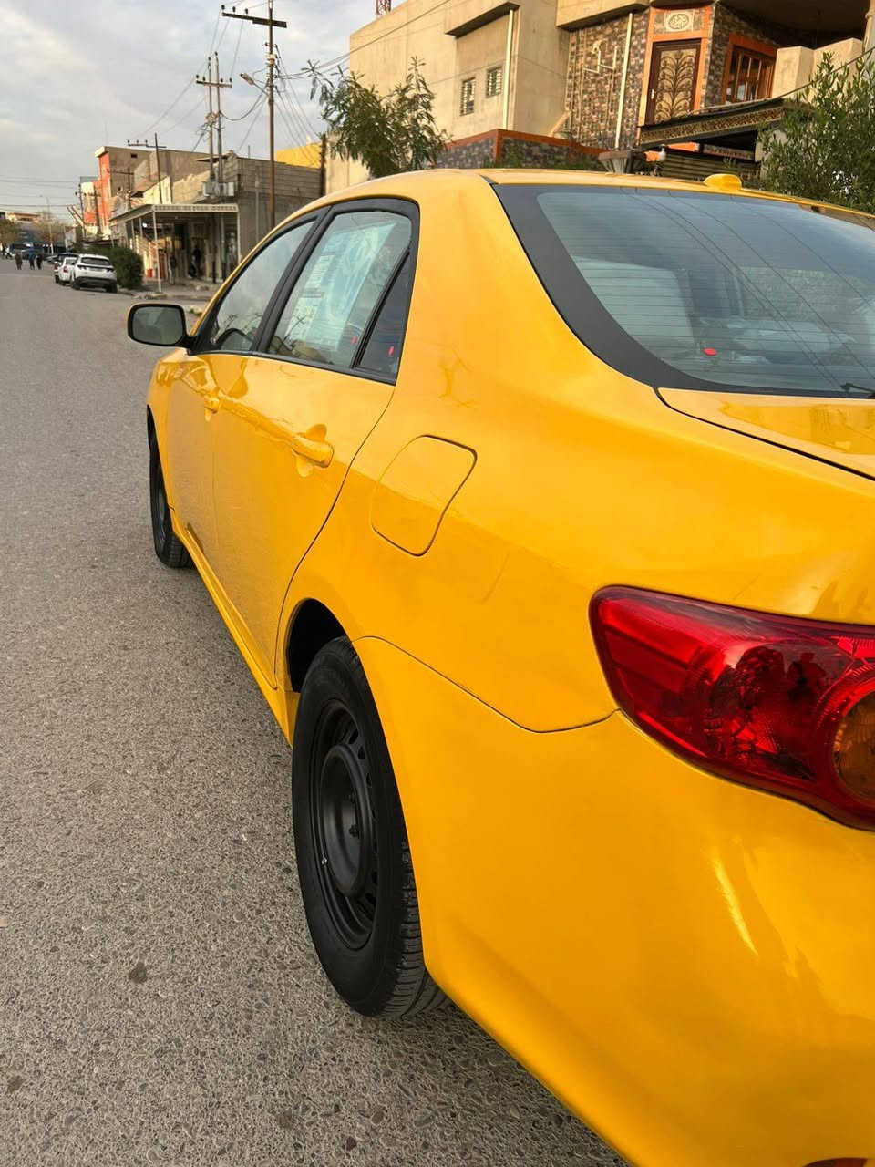 سلام عليكم كورلا موديل 2010
ضرر فقط جاملغ سايق مبدل بلادي بدون دواخل 
كير محرك بشرط جديده.سياره جديده ماناقصه اي شي.كلشي على بلادي..سنويه لغايه 2028 شرط تحويل نقابه صفر...السعر 117 بي مجال بسيط..***********.
