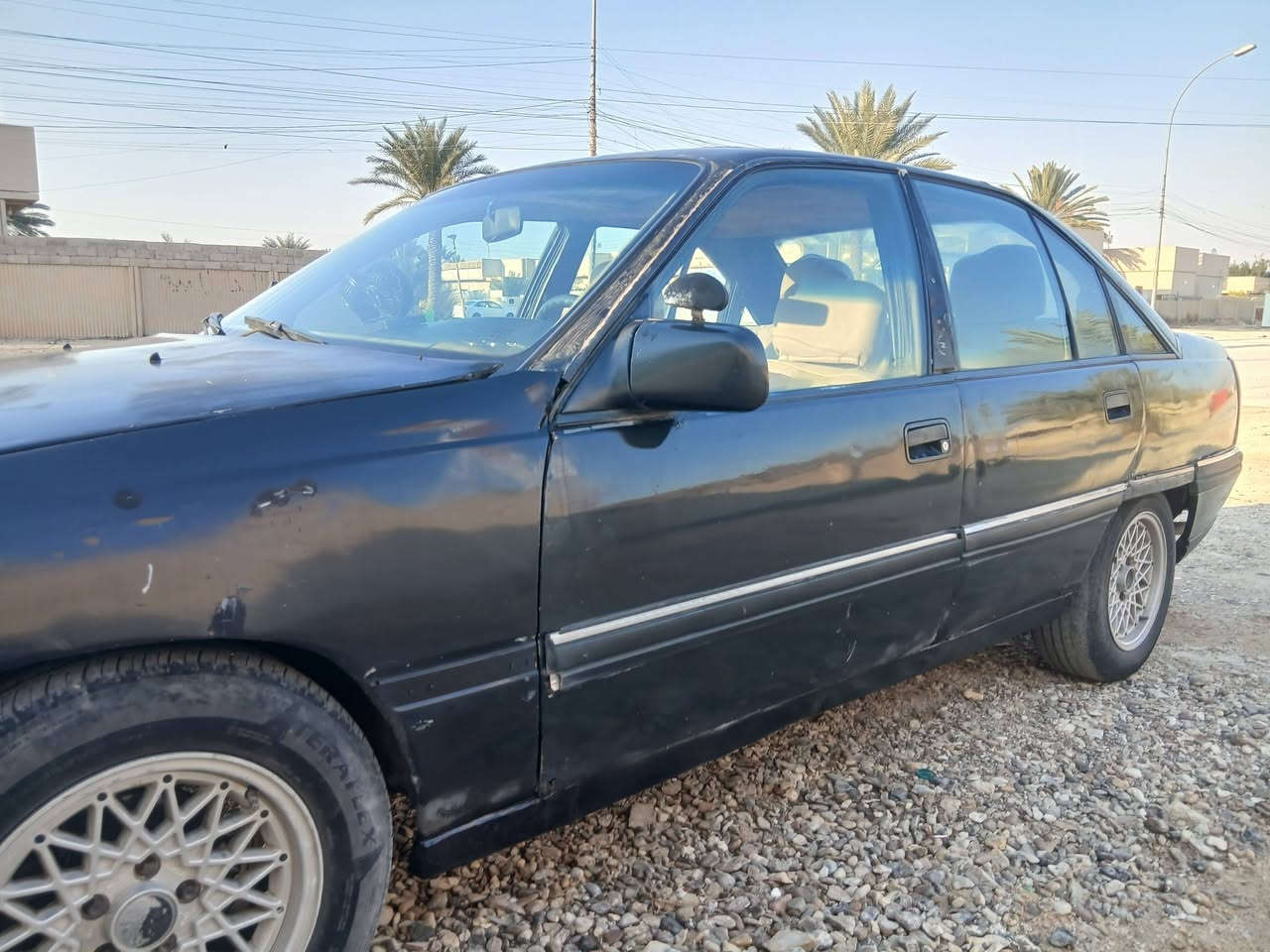 اوبل اوميكا 1991
محرك 2000 
كير محرك مكفول
صدر جديد
سنويه لل 27 شرط تحويل
#ملاحظة_سياره_كص 
السعر 18 ترهم مراوس
مكاني الانبار البغدادي 
***********
