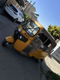 تكتك 2022 اصفر  كفالة عامة كفالة عامة مو بس حجي ماعدا طخة موظحة بالصور...