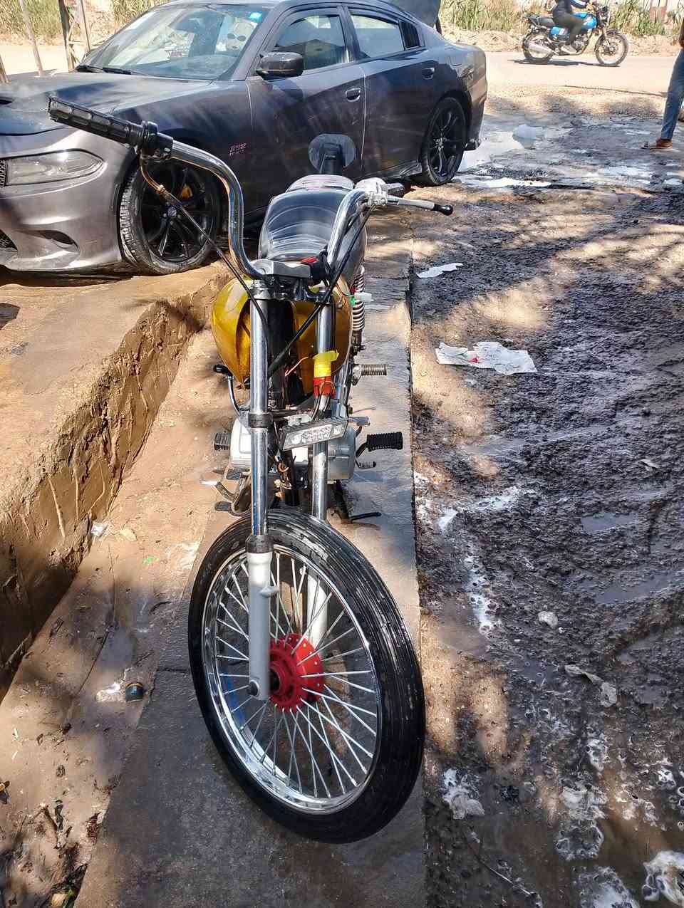 من رخصت صاحب لكروب هل محروسه انتنس24 كلك محرك مبدل بيه بس كوين رايده ب400 هل صور بدون فلاتر مو شراي لاتعبني فدوه لوجهك متواجد عل فيس وليريد يتصل عل رقم***********
