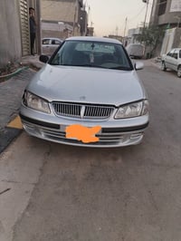 نيسان صني • ٢٠٠٠ • ضربة خلفية يمين