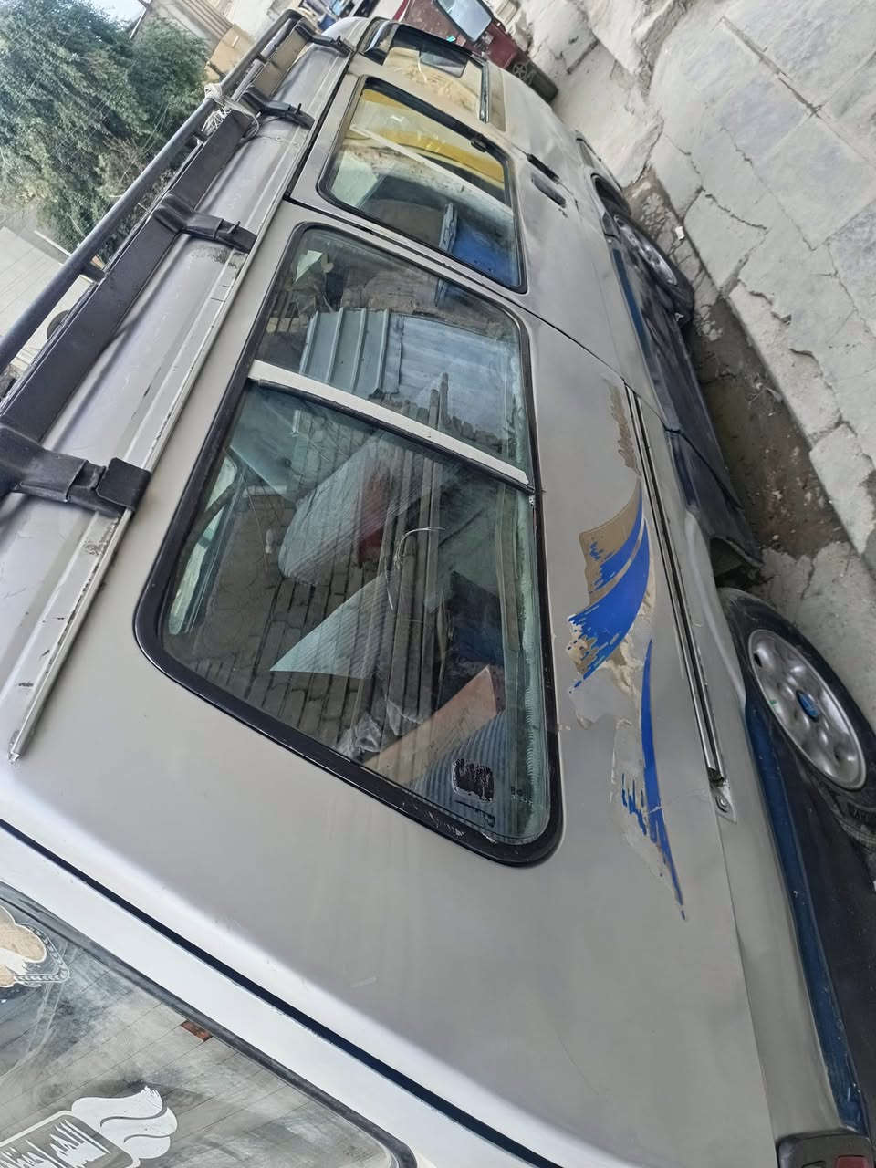 السلام عليكم كيا بستا موديل ١٩٩٣ 
رقمها بغداد سنويه لحد 2028
سياره حلوة كهربائيات كلها شغاله 
 صدرها بحاله جيدة  
عنوان بغداد تقاطع درويش حي التراث 
السعر ٣٥ وبيه مجال حك الجيه
***********اتصال
