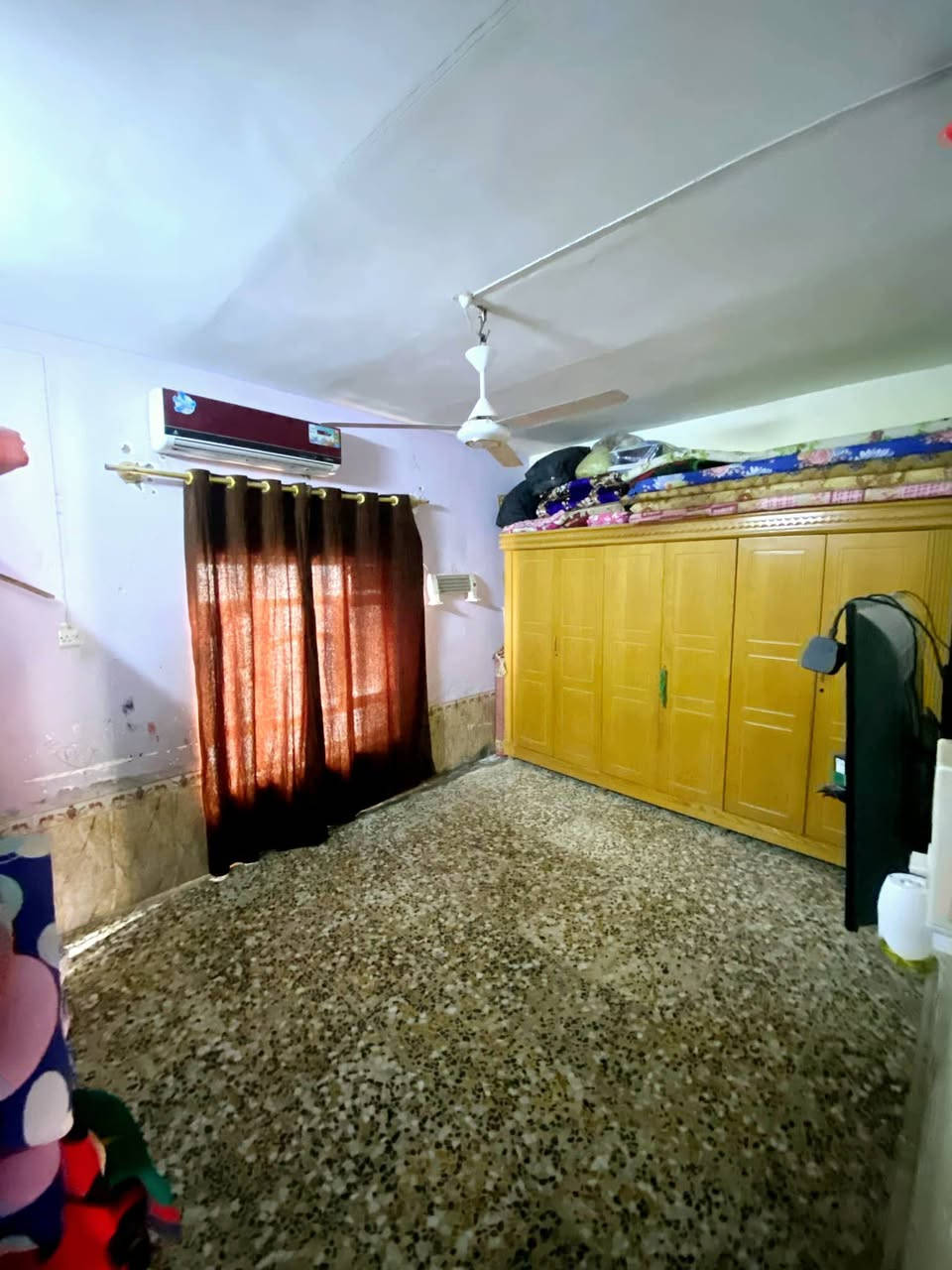 🏠 بيت : ملك صرف
🏠 مساحة : ١٥٠ متر ركن

🏠 الموقع : قضاء الشافعية/ السايدين حسينية الامام علي ع 
جهة صيدلية جنات النعيم في فرع 

🏠 بناء طابوق عكاده  فقط السياج بلوك

🏠  استقبال + غرفتين نوم + مطبخ + صاله + صحيات داخليه وخارجية + ساحة

🏠 السعر ٦٠ مليون وبي مجال للتواصل والاستفسار 

*********** او ***********
