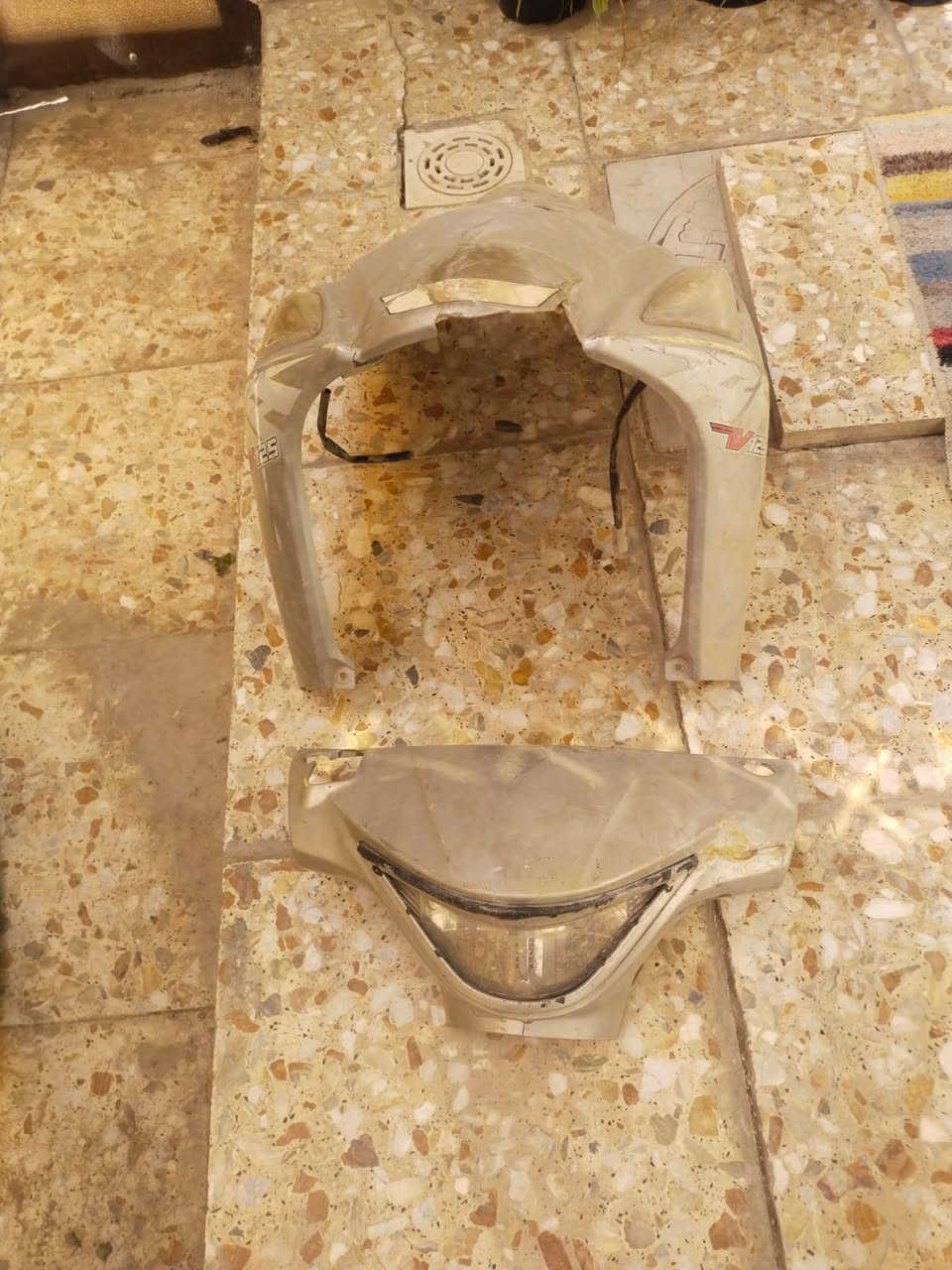 دراجه للبيع ابيع كوم حديد ع وضعهه هذا وياها الكفرات مالتهه نضاف وجدد  بسعر ٥٠ الف مكاني حي الجهاد الملحانيه واتساب ***********

