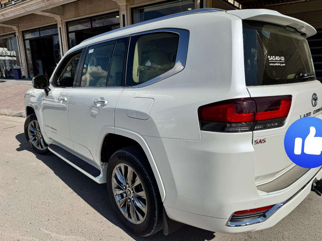 السلام عليكم ورحمة الله للبيع تيوتا لاندكروزر 2023 خليجي كفاله عامه اخت الزيرو ماشيه 38 الف تخم تاير مال الشركه محرك 4000 تنفس طبيعي شركه ساز باب اول فول لمتد VX بعدها بضمان الشركه رقم اربيل تحويل مباشر 
سعرها 675 وبيها مجال قليل الشراي يتصل مكانها بالرمادي مواصفات VX معروفه ***********
