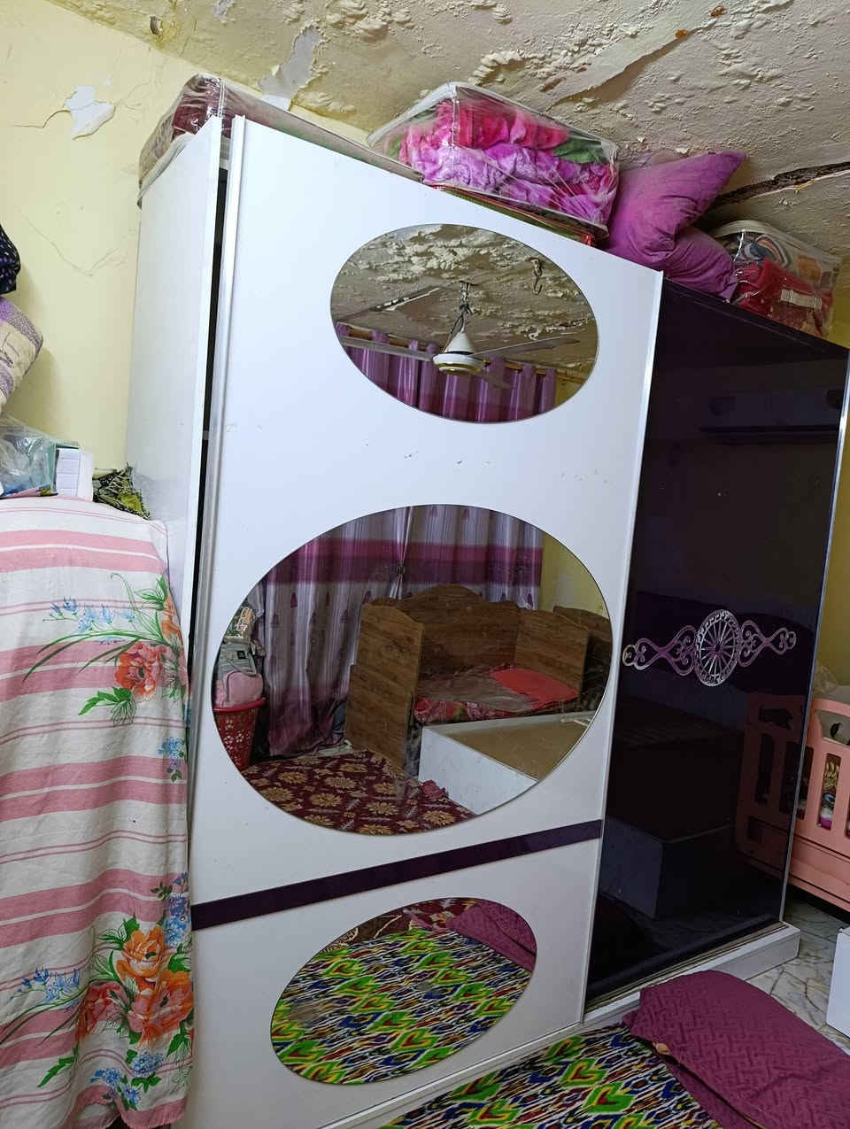 غرفه نوم للبيع كنتور سلايت وميز تواليت وجربايه نفرين مستعملات نوع ماليزي السعر خاص او الاتصال على الرقم ***********المكان دور النسيج مقابيل دائرة المعين المتفرغ
