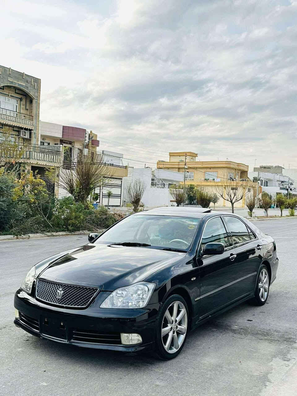 تیۆتا کڕاون شاهینە سپۆرت١٨٢ بڕاوە لە ساغێک جوانترە هەیکەلی  (٢٠٠٥) ٣ دوگمە سڵاید ٥ بەسمە کوشن جڵد و هیتەر و کارەبا ساج سور لایت ناوچەی کوێر تحدید سورعە  سەقفی بەشەرت دەعم و لێدراوی نییە تایەی نوێ ڕۆنی مەکینەی تازە گۆڕاوە برێکی بەستراوە تازە داخڵە جامی پێش و دوای هەیڵگیراوە کامل مەسرەف کراوە ناونیشان:- ڕانییە چوارقوڕنە 
نرخی ٥٩ گەڵاو مامەڵەیکی کەم .
***********
