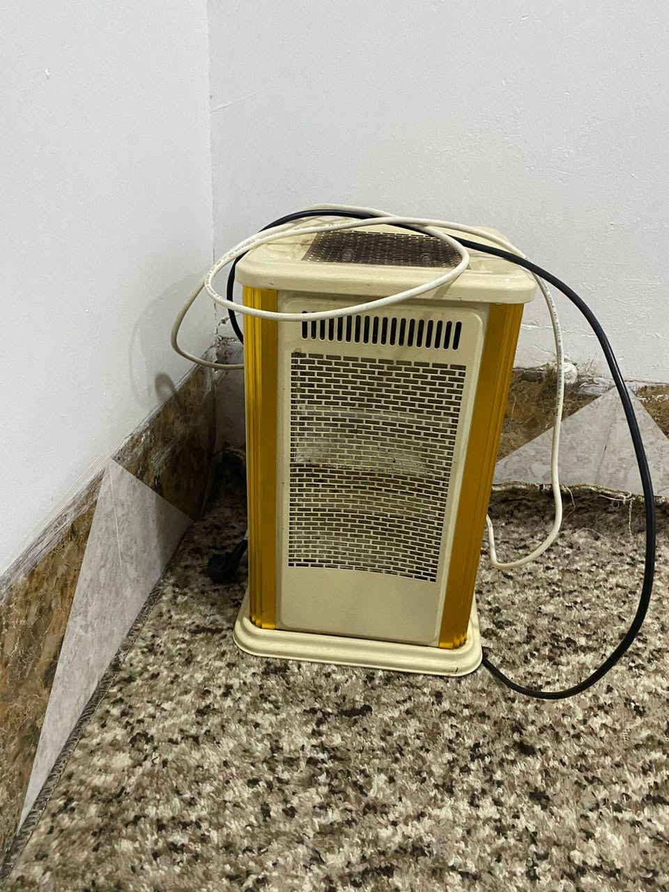 غراض بيت 🏠 كاملة للبيع
غرفه نوم 5قطع
ثلاجه 
طباخ
صوبات عدد2 كهربائي +نفط
براد ماء 
مواعين بدون قنينه الغاز 
محفورات عدد 2 القياس 5×3
دواشك عاليه عدد 6
دواشك عاديه عدد 6+مخاد 7
***********
***********
