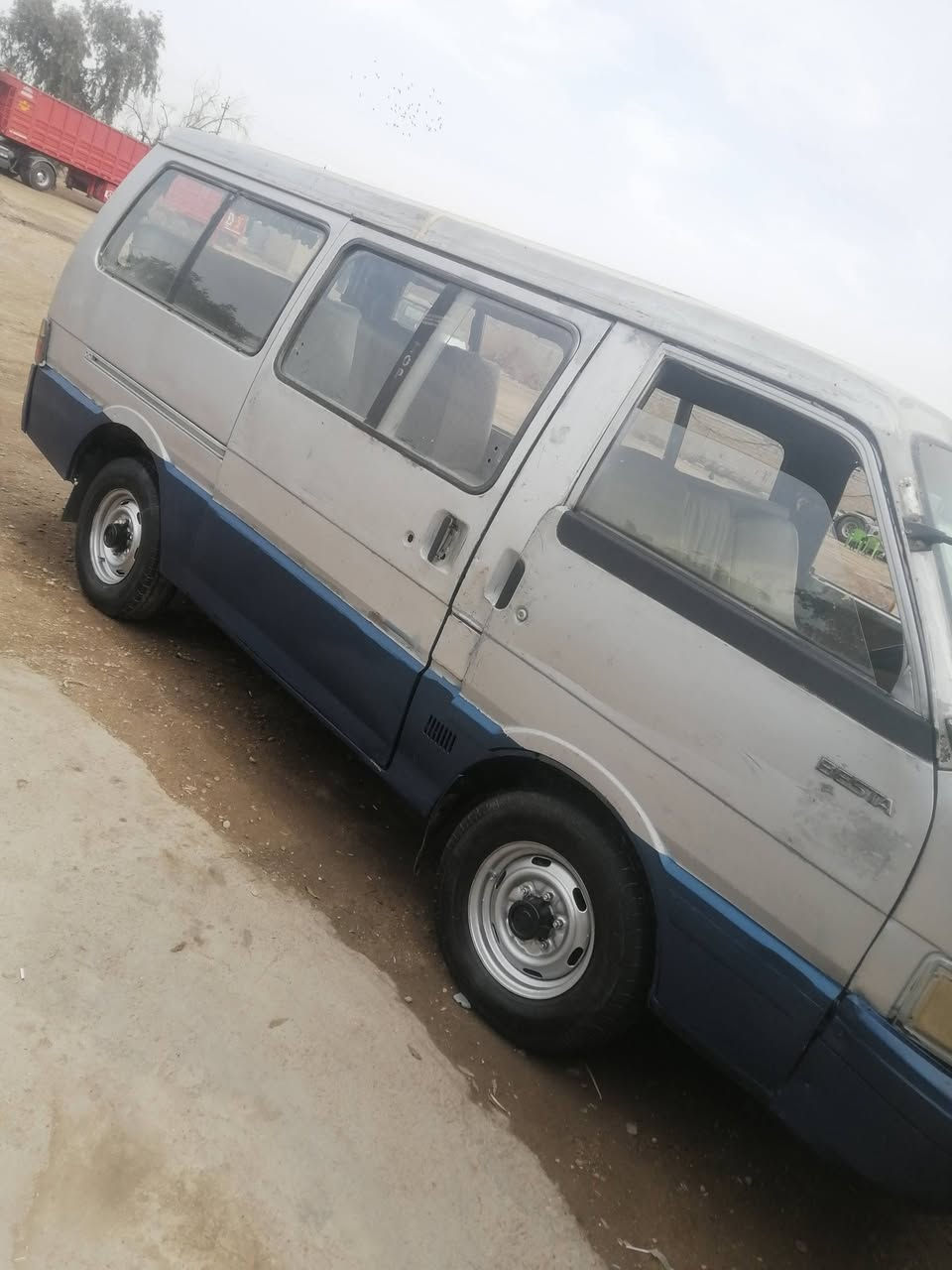 السلام عليكم كيا بستا لبيع موديل 94 رقم حمل قديم كير مكنية اكسل تخم تاير شواصي جدد كهرباء كلهة شغالة دوشمة جديدة السعر 18 وبيه مجال مكاني بغداد قرب بسماية مكلف للنشر اتصل علرقم ***********
