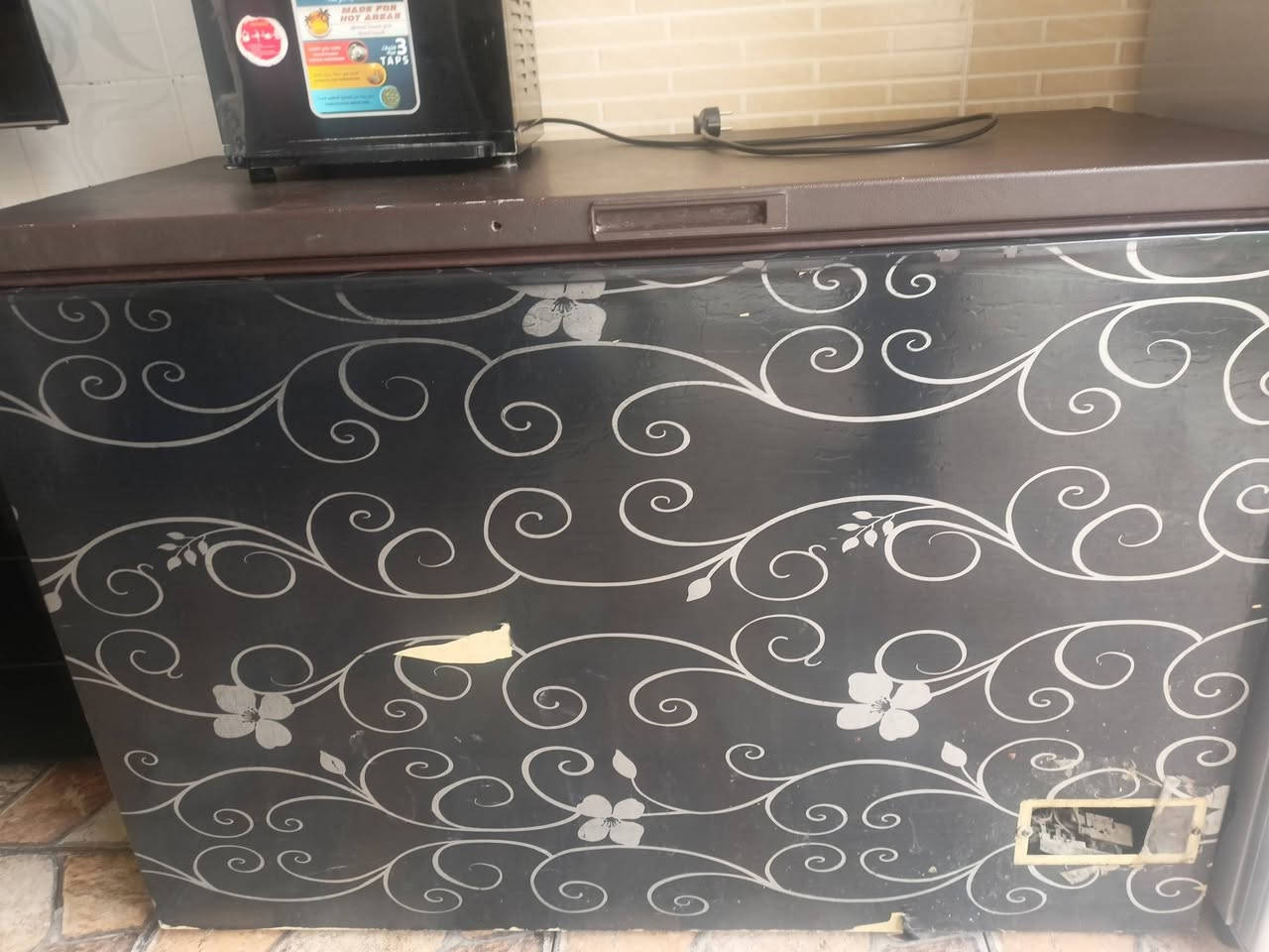 اغراض كامله للبيع 800.000 دينار كلشي شغال بشرط ونضافه 90 بالميه للتواصل ***********
