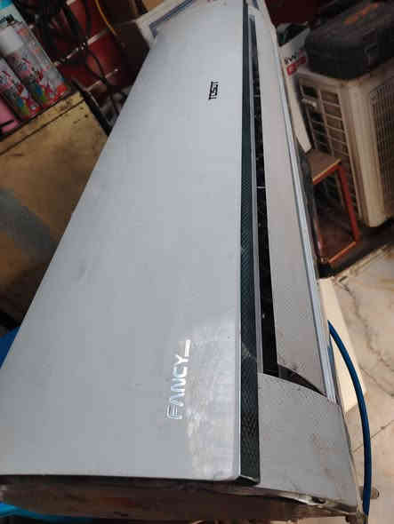 قطعه داخليه طنين نضيفه لا تصليح ولا لحيم بيهه للبيع
البياع
***********
سعر ١٣٠
