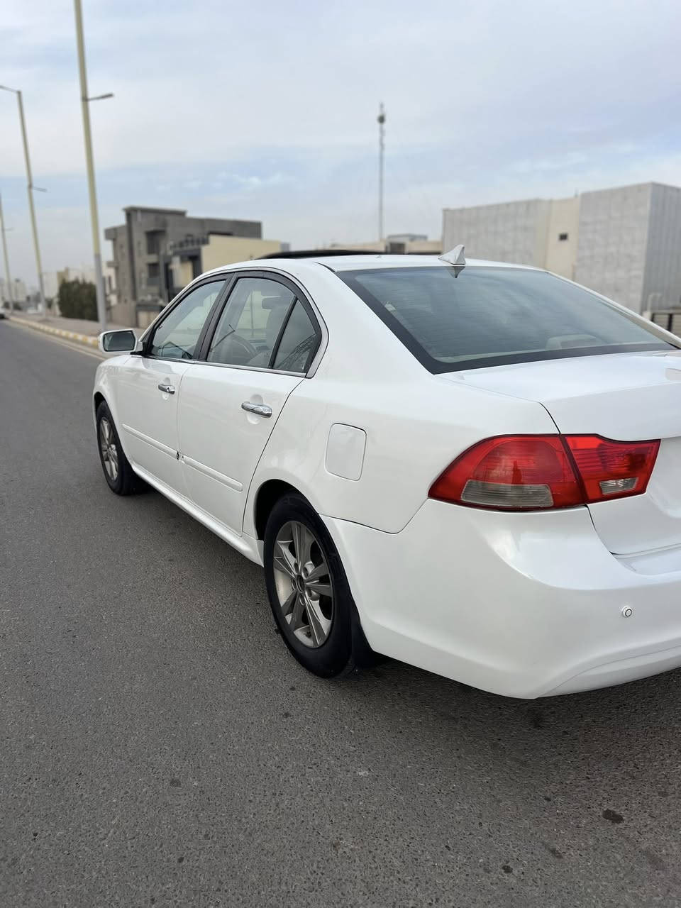 السلام عليكم
للبيع كيا اوبتما خليجي موديل10
محزمه بدون حادث
رقم انبار بسمي
السعر100وبيه مجال
مكان السياره الرمادي الحوز 
الستفسار الاتصال برقم ***********
***********
