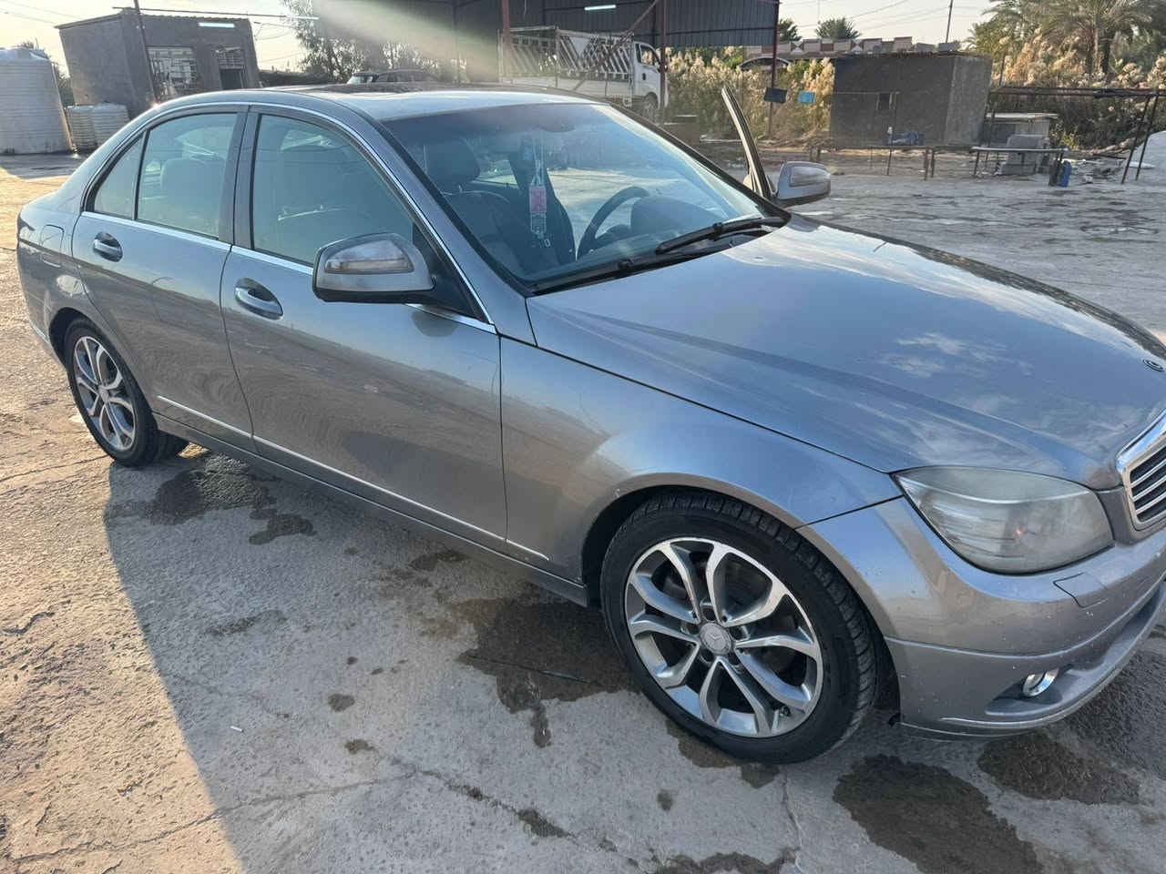 السلام عليكم ورحمة الله
للبيع مرسيدس موديل ٢٠٠٨    C  300

السعر  105 بيه مجال للطيبين
 السونار موجود مع الصور 

وارد أمريكي بيها قطع صبغ ابيعها عام
السياره بدون اي دواخل للعلم   سياره جاهزه
بدون نواقص.. سنويتها نافذه باسم كردي
تريد تحويل تريد وكاله.. وحياكم الله.
***********
