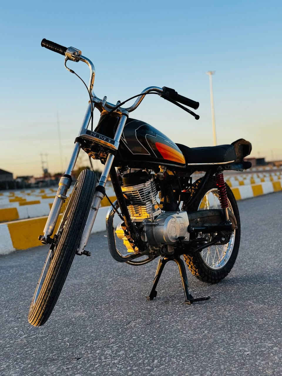 السلام عليكم دراجه ٤كير تعمير حربي نامه كلك دراجه شلعه معدل فصله مكينه نشطه لا نضوع دهن لا دخان مكينه صافيه وتخبل تشتريه شرط ما ذب عليه ربع دينار كامله دراجة للستفسار اكثر رقم (***********)بي وتساب (مكان كربلاء) سعر(380وبي مجال قليل للشراي) مو شراي لا تعبني اخيك
