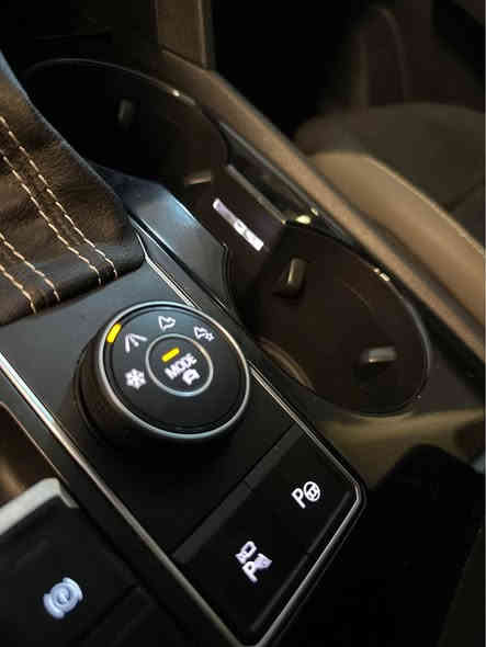 VOLKSWEGEN ATLES V6 RLine 
سه ياره كه به س بؤ نيت بؤياخه بيناو گرتن ئيرباگ به س سوكان قه پات قه پات مواسه فات (پانؤراما-لايت عه ده سه -كوشن سارد گه رم- ده بل ئه كسل-پانؤراما-ده رگا شه فت -٣ريز كوشن ٥ كاميرا - كوشvip …هتد نرخ-٢٨٨$ شتيك مه جال 1V2FR2CA2PC541560 رقم شانسي 
***********
***********
Whatss app
Vaibar رانية
