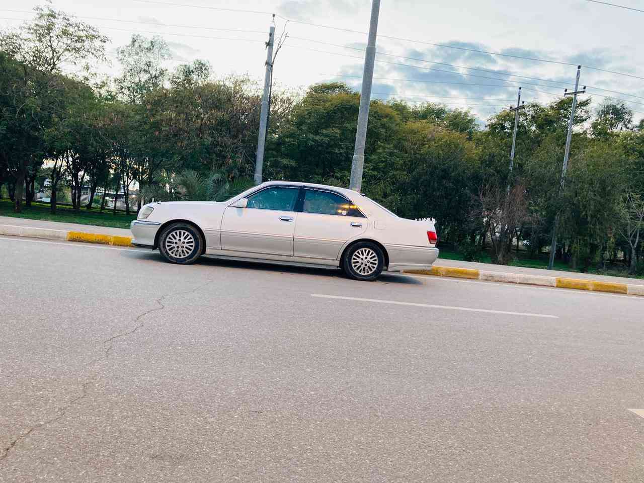 سه‌ره‌تا به‌ ناوی خودا
مه‌لیكه‌ موووس مۆدێل ٢٠٠٠ چوار توكمه‌ 
 مه‌كینه‌ vvt  
فوللل به‌س سلایت نیه‌ 
به‌س شوێن موسه‌كانی بۆیاخه‌ 
 ته‌برید  سارد و گه‌رم 
چوار تایه‌ی لۆكی له‌ ژێره‌ 
كامل مه‌سروف كراوه‌  نوقسانی هیچ نیه‌  
سعری ٤٧ 
 شوێن كه‌لار 
***********
