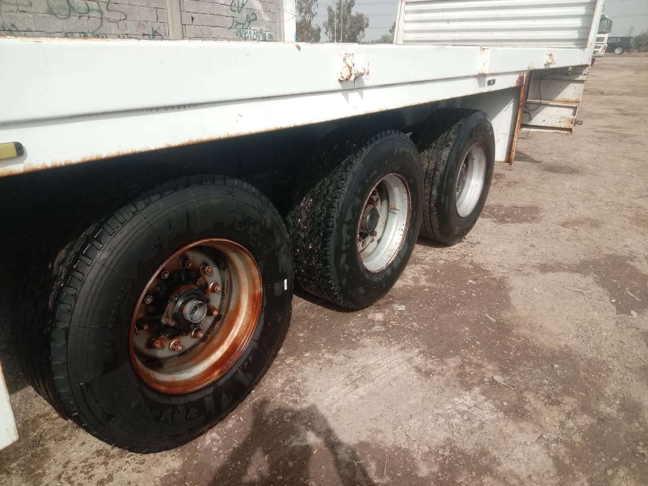 السلام عليكم عربانه اوربيه ٦٠و١٣ دسك ترهم مزوج بيهه كسر ٣٣ وبيهه مجال اثير***********
