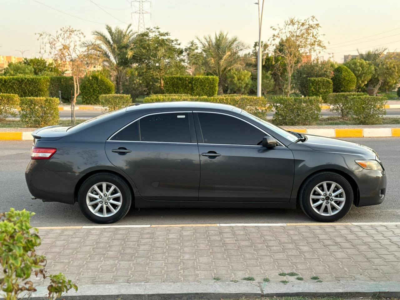 السلام عليكم كامري2010امريكي رقم سليمانيه باسمي بدون حادث بدون صبغ شبر  بالبنيد فقط السياره مكفوله من الضربة والصبغ والتبديل كير ومحرك مكفول السياره LE كشن كهرباء تحكم ستيرن مثبت سرعه نوافذ السياره حمايه اطفال السعر 122$مكان السيارة بغداد هـ***********
