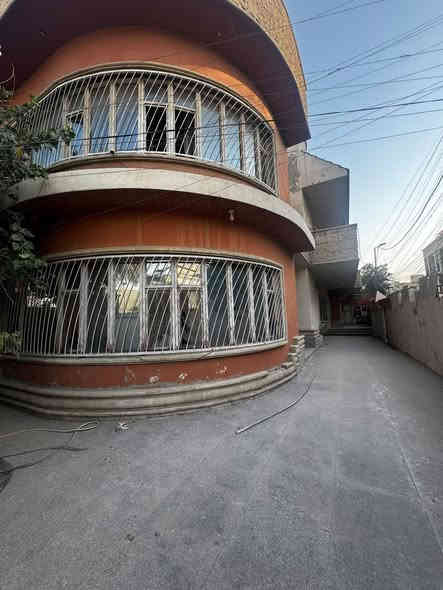 #أعـلان_أيـجـار 

دار لـلأيـجـار #الـكـرادة ، مـسـاحـة 300 مـتـر   

 📍الـعـنـوان : الكـرادة هويدي قرب شارع العطار 

 يحتوي على 4 غرف وحمامات و صـالات و  مـطـبـخ و كـراج                

◾نقدم لك خدمات عقارية متكاملة  :

▪️نجد لك عقار يلبي كل احتياجاتك .
▪️نأجر عقارك باسرع وقت ممكن .
▪️نقدم لك موقع عقاري متكامل ( إيجارات الكرادة ) .

◾تابع صفحاتنا لتصلك كل عروضنا الجديدة .

✨ اختار الصح .. وخليك ويا #إيجارات_الكرادة ✨ 

◾للطلب و الاستفسار تواصلو معنا عبر الارقام الاتية :

⬅️ *********** يوجد واتس 📞  مهندس أسامة 
⬅️  ***********  يوجد واتس 📞  مهندس عمر 

#عقارات_بغداد #عقارات_الجادرية #عقارات_المنصور #عقارات_اليرموك #عقارات_الكرادة #عقارات_العرصات
#مجمعات_سكنية
