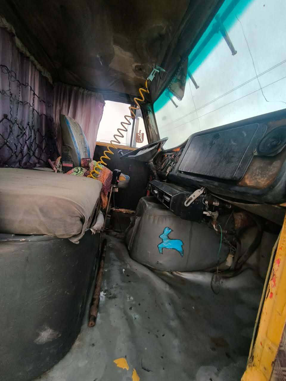 السلام عليكم سيارة فالفو للبيع تخم تاير مكينه كير كفاله شاصي مكفول  للاستفسار الاتصال  ***********
