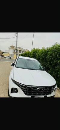 مكلف بلنشر توسان  خليجي فول ماعدى بانورما سياره حلوه وجاهزه لحبايه بيه...