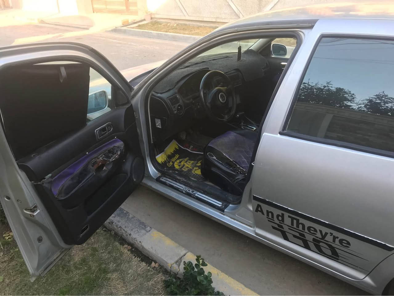 تحويل موجود صاحبها من اهل الرميثه ابصف السماوه تتفق وياه عل بصمه اذا يجي بصملك او تروحله فول من عدا سلايت كير مكينه حاويه تخم تاير جديد بيها لواحض قليله بس السيارا مكفوله من الصبغ مابيها مكان السيديه خابرني وبيك خير ودلل *********** بغداد, العراق
