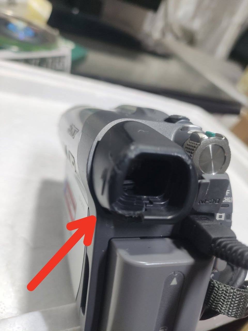 كامره سوني قرص صغير مع الشاحنه لاكن بي ضرر بسيط مثل ما موضح بالصوره
السعر 35


**إذا كنت صاحب هذا الإعلان وتريد حذفه لأي سبب، رجاءا أرسل رسالة إلى الدعم الفني**