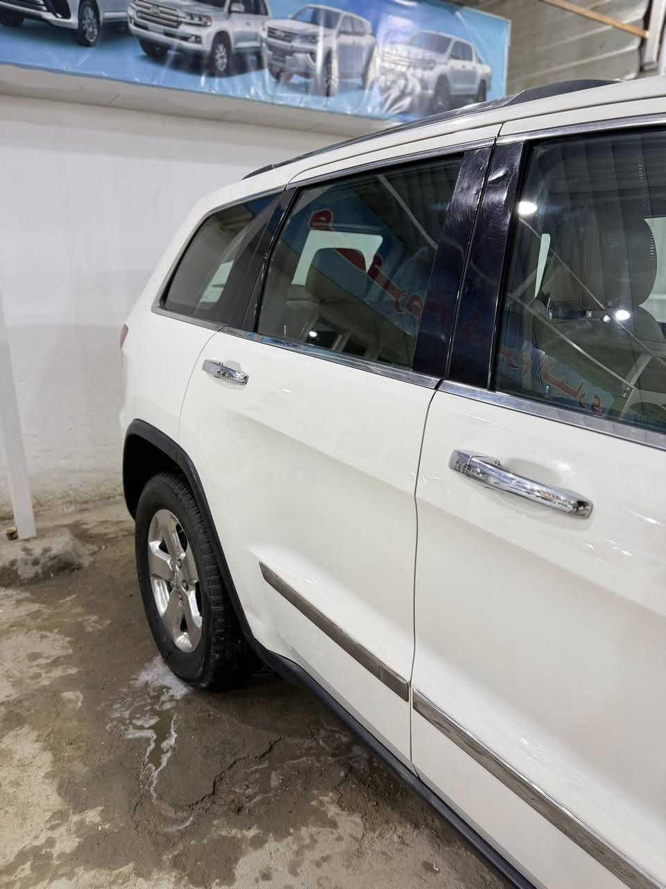 السلام عليكم للبيع جيب 2012 خليجي بيهة جاملغ امامي ايمن مبدل بلادي بدون صبغ بدون دواخل الباقي مكفول من الصبغ والتبديل فول الفول بدون جكات جاهزة كير مكينة حدادية ادامة كاملة بدون اي نقص رقم بغداد بأسمي السيارة جديدة وجاهزة محرك 5700 السعر 175 مكانها النجف ***********
